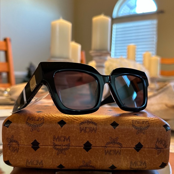 MCM sunglasses NWT! - Picture 9 of 9
